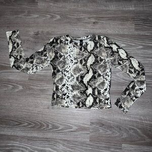 Windsor crop long sleeve🖤